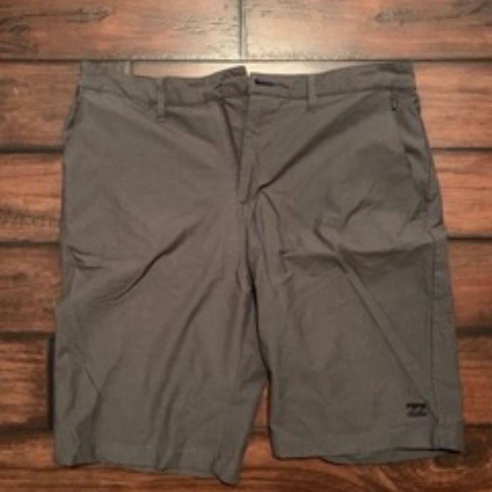 Men's Billabong Shorts Size 34 - Gray
